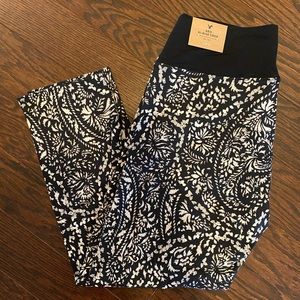 NWT! AMERICAN EAGLE Hi- Rise Crop